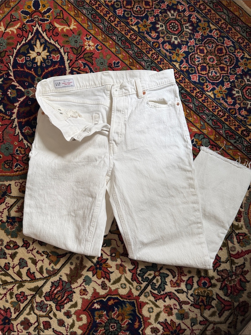 GAP White Straight Leg Women’s Jeans